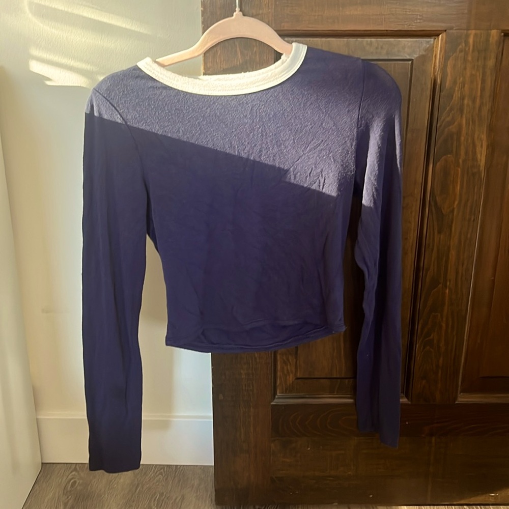 Long sleeve blue top